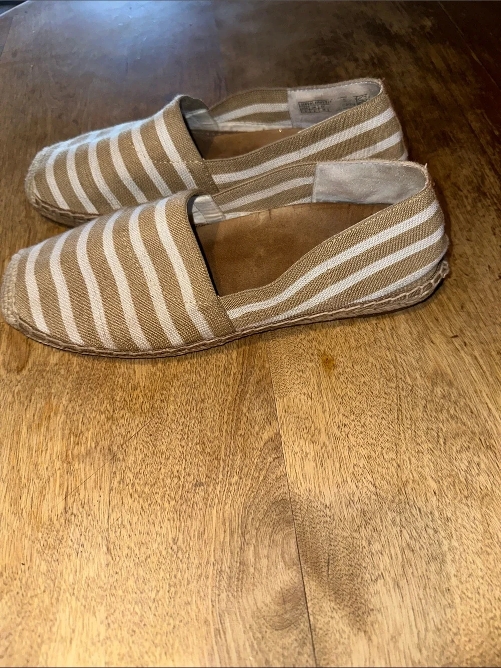 Vionic striped canvas